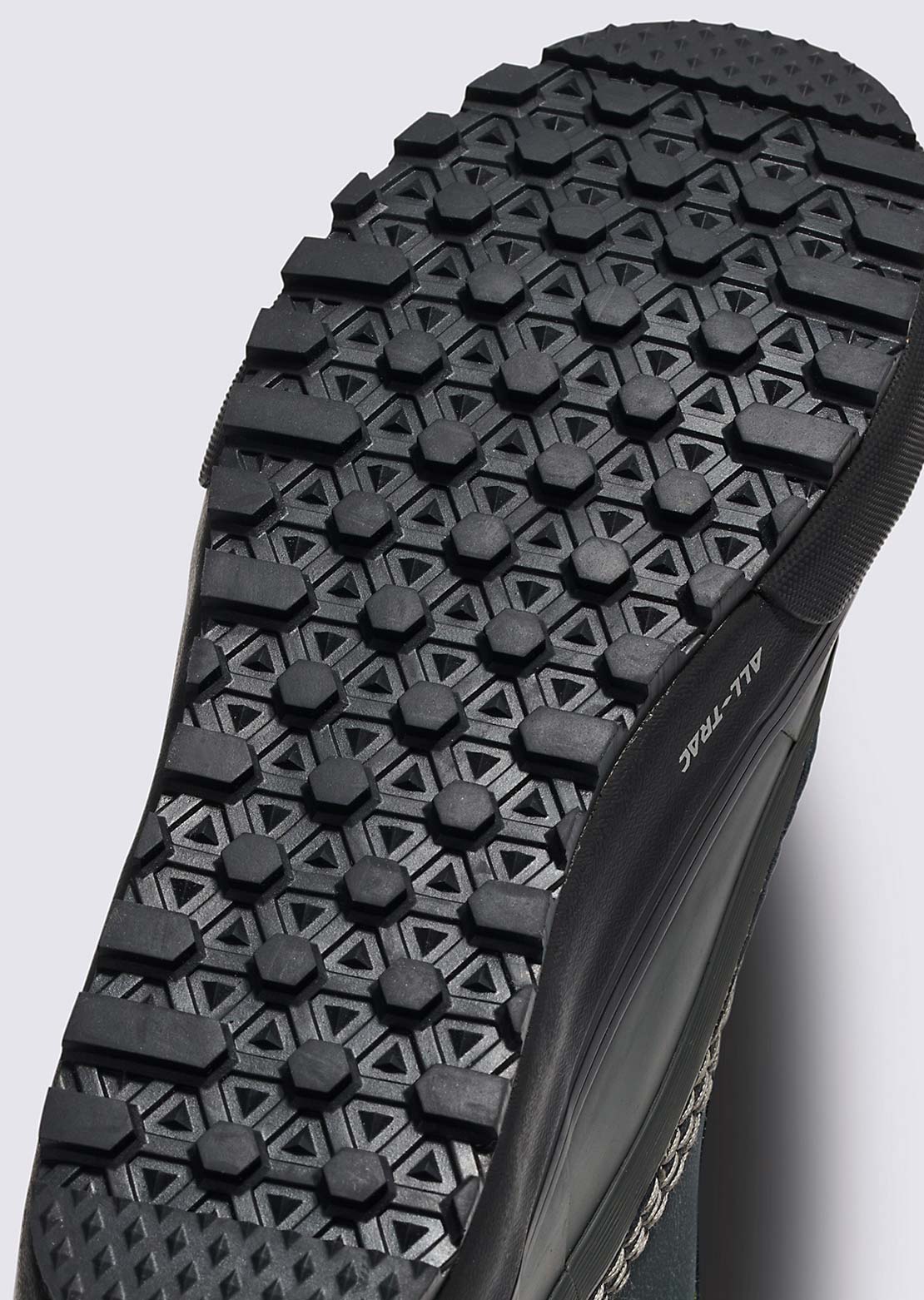 Vans Unisex Standard MID Waterproof Shoes Blake Paul Black/Forest