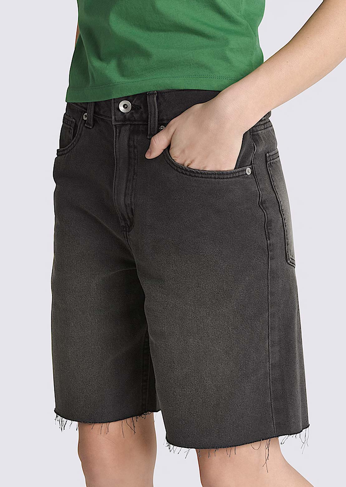 Vans Women's Sirelle Cut-Off Jorts Washed Black