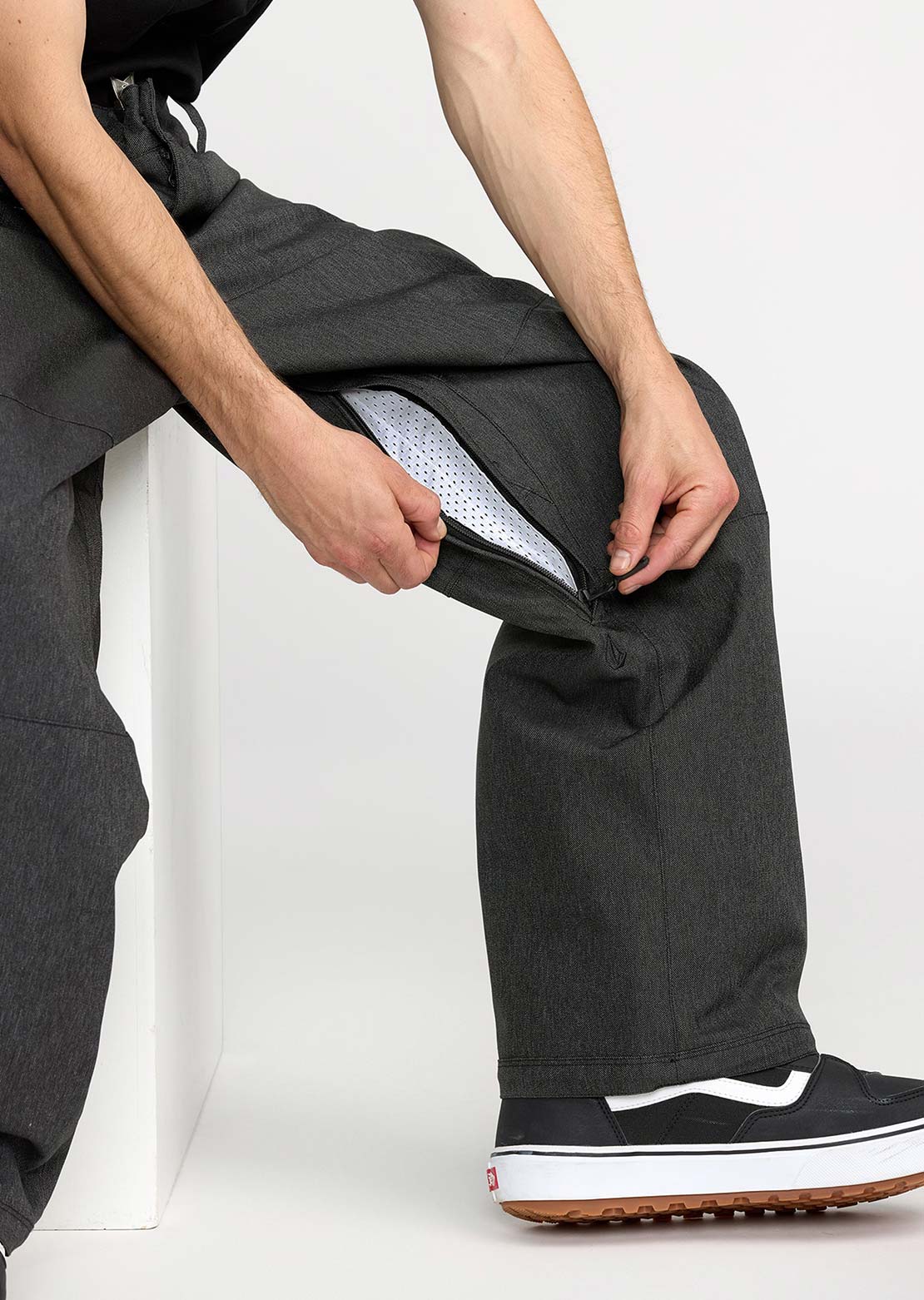 Volcom Men's Snow Billow Pants Black Denim