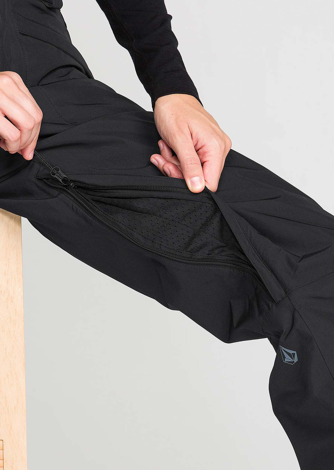 Volcom Women's Kanyon Insulated GORE-TEX Pants