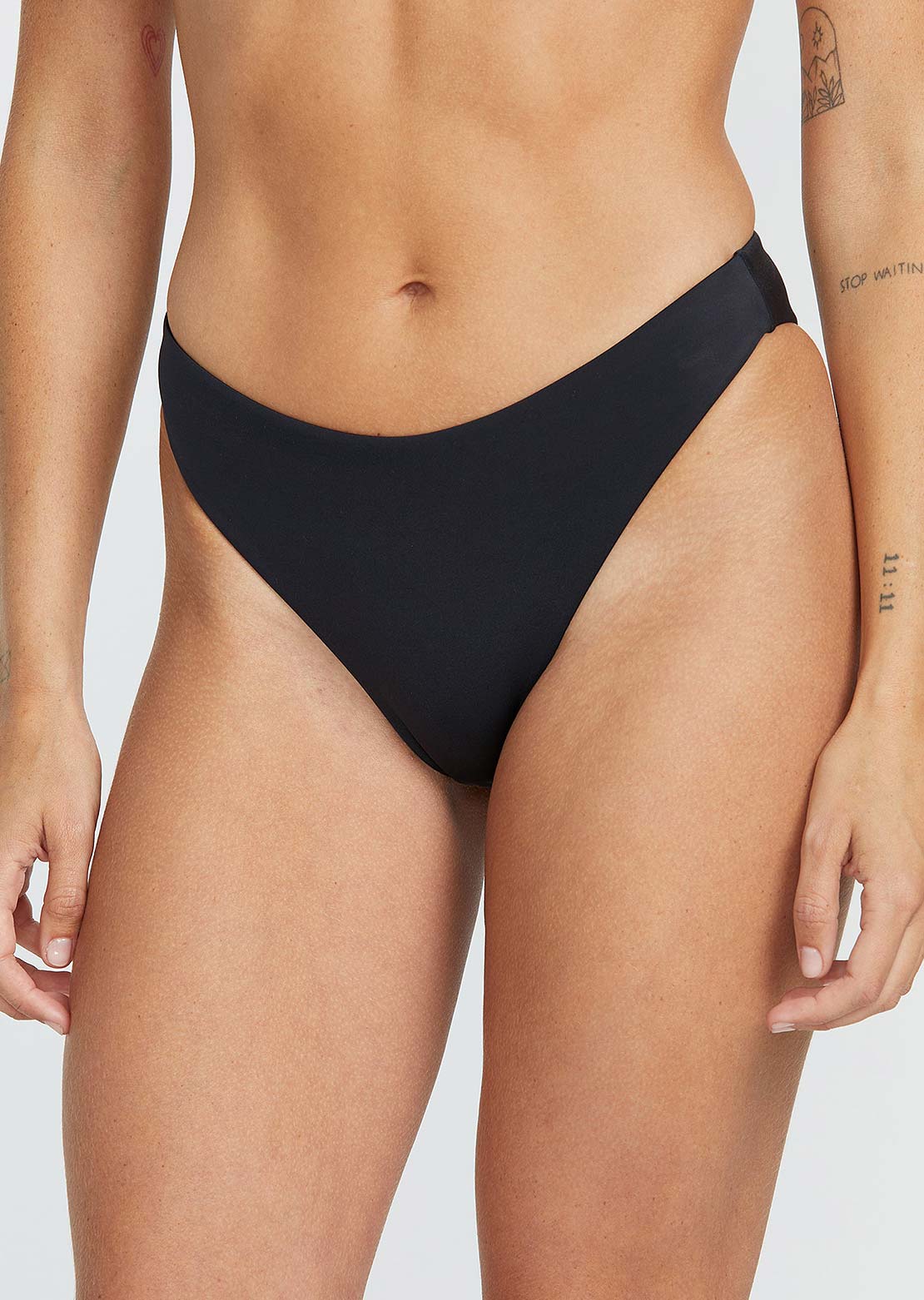 Volcom Women's Simply Seamless Skimpy Bikini Bottom Black