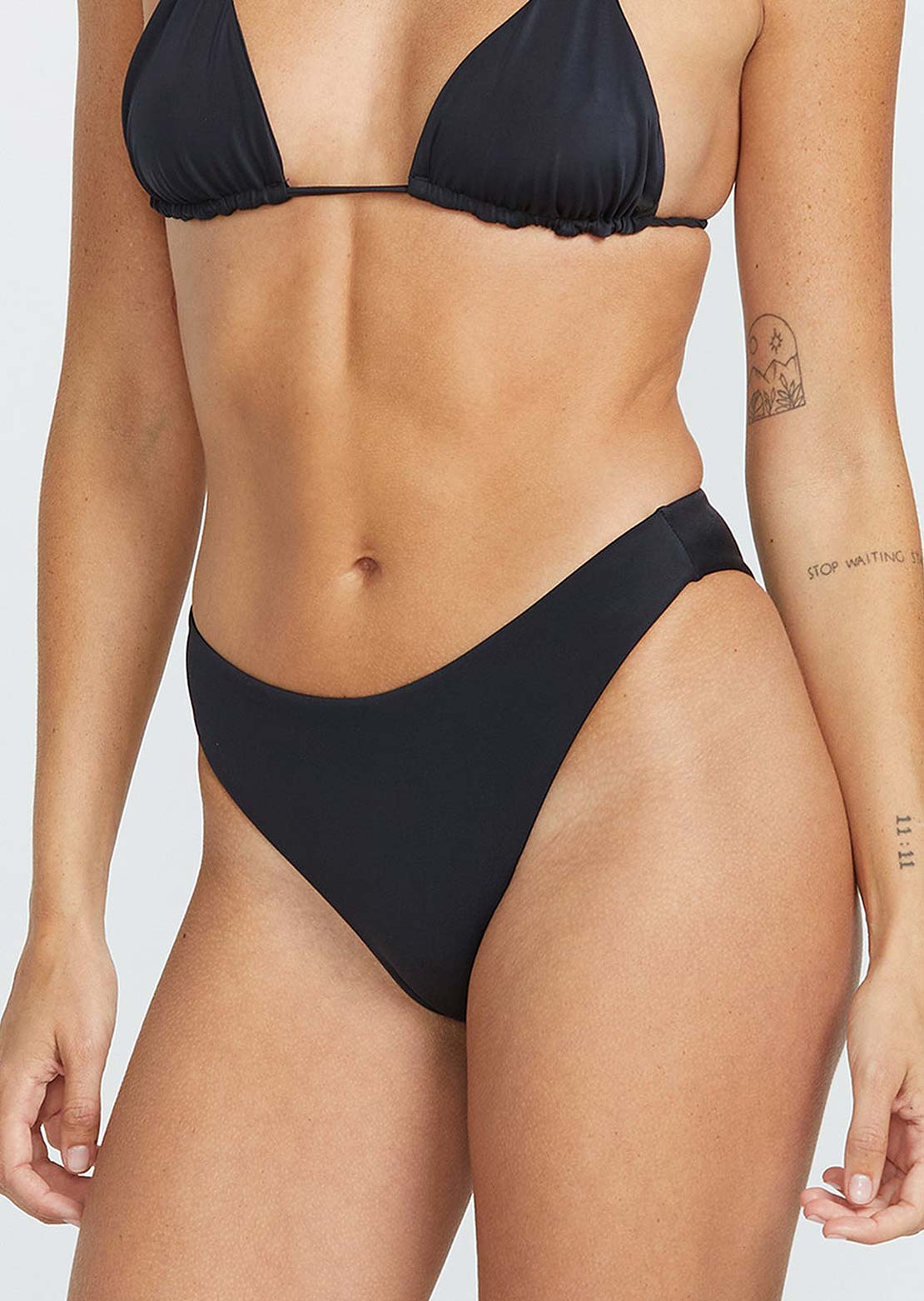 Volcom Women's Simply Seamless Skimpy Bikini Bottom Black