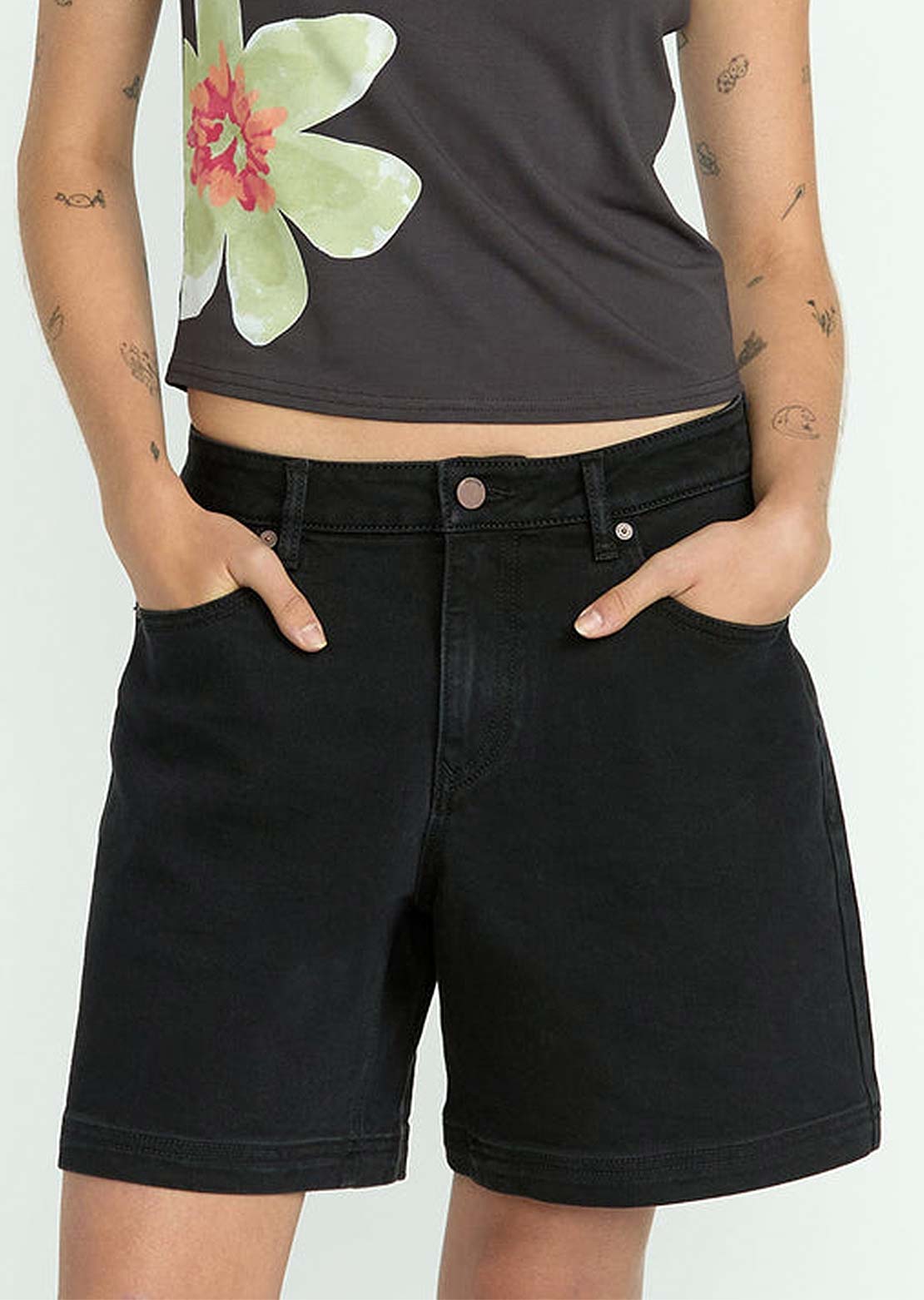 Volcom Women's Strait Up Long Shorts Blackout