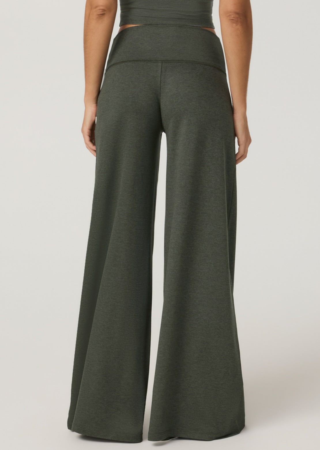 Vuori Women's Halo Easy Wideleg Pants Army Heather