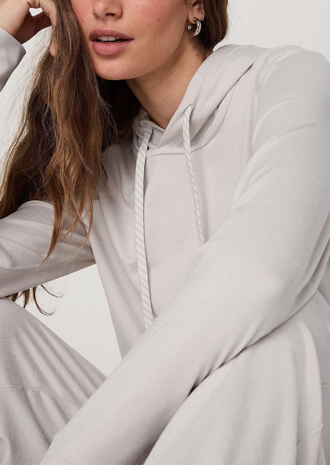 Vuori Women&#39;s Halo Essential Hood Ecru Heather