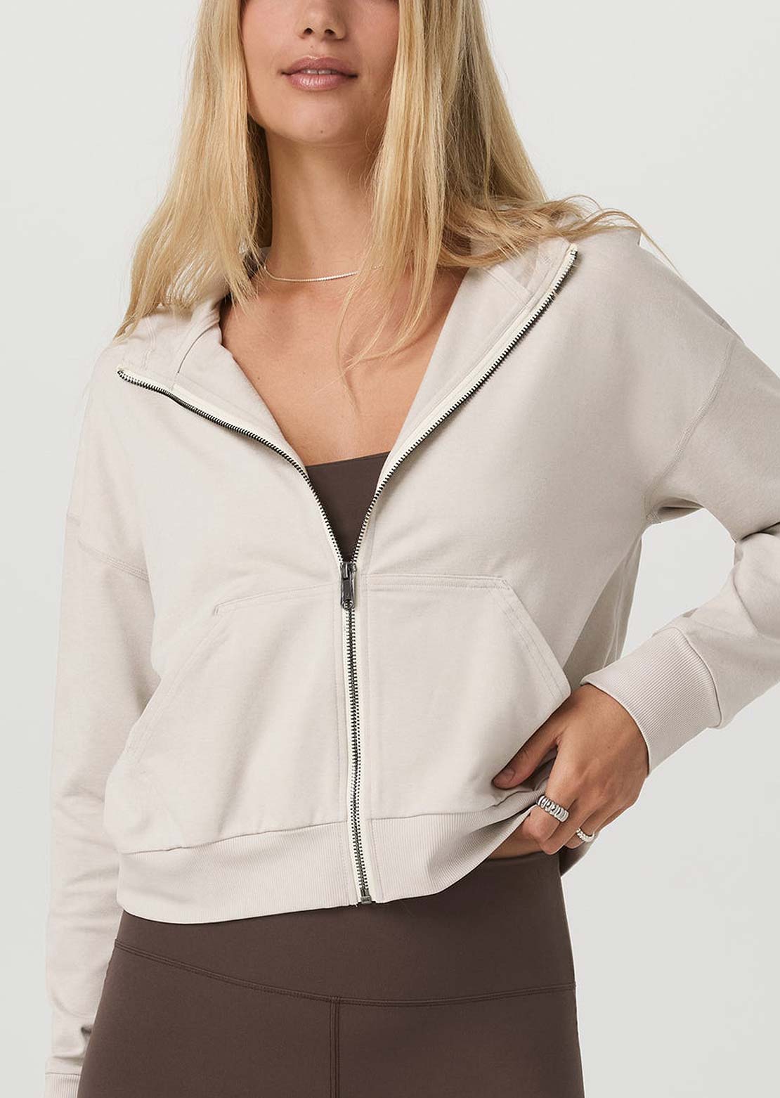 Vuori Women's Halo Modern Full Zip Hood Ecru Heather