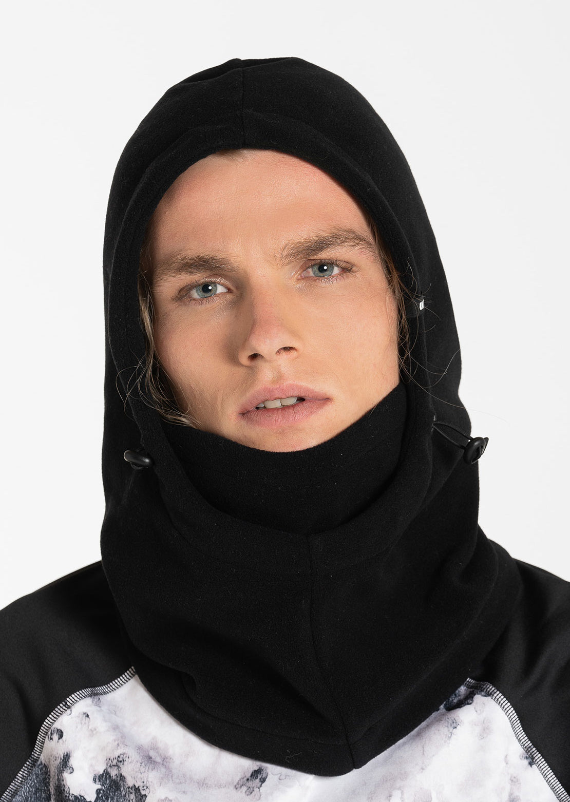 Armada Delta Hood Black