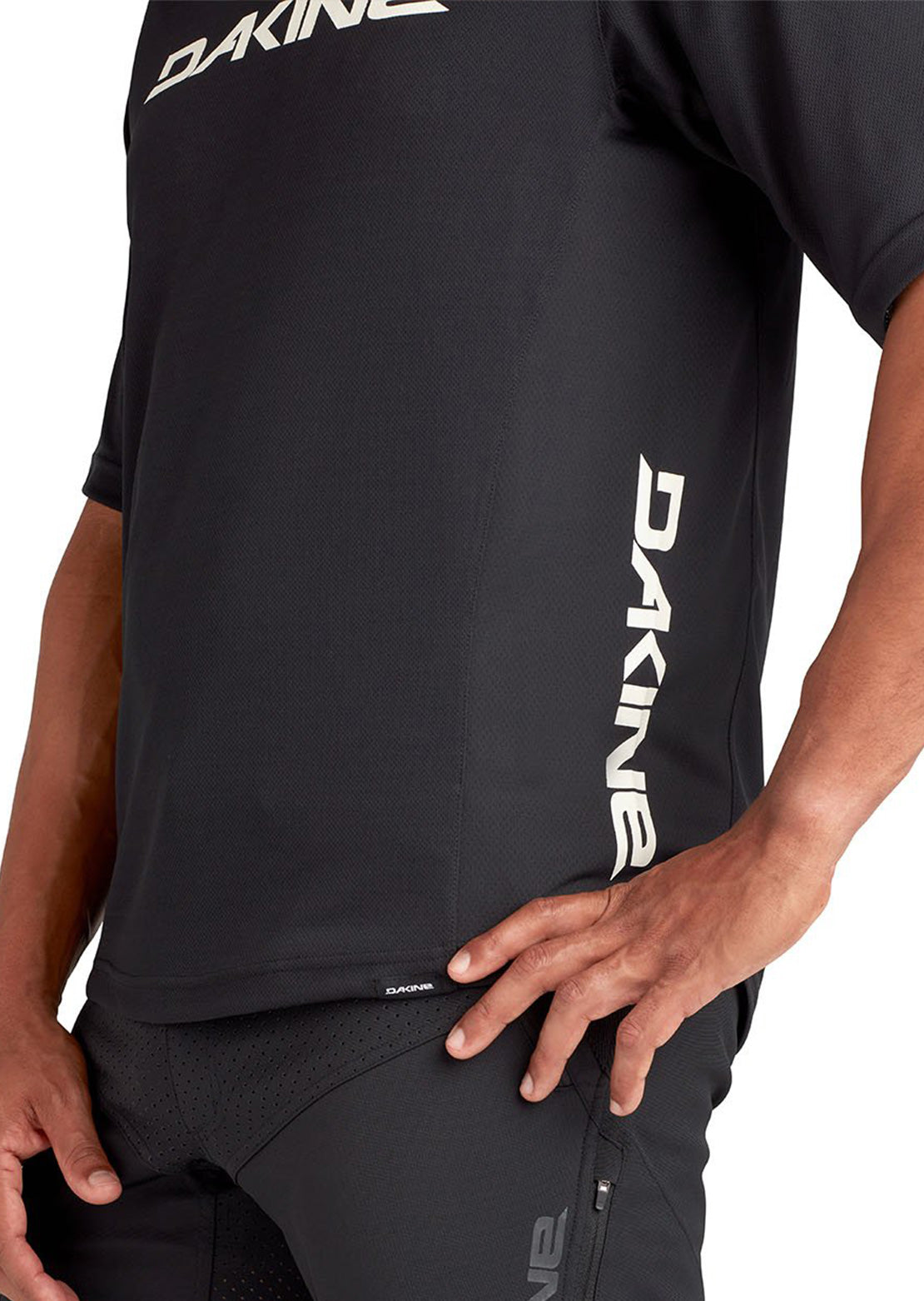 Dakine Men&#39;s Thrillium Shortsleeve Bike Jersey Black
