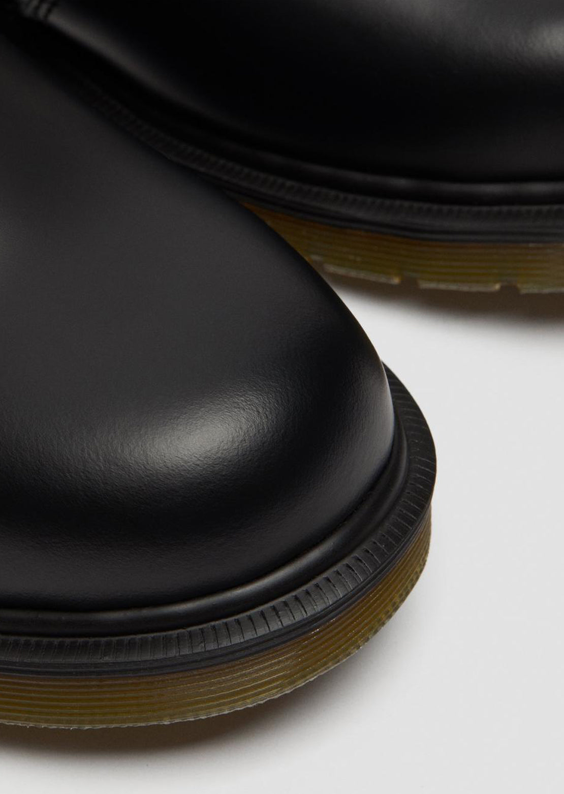 Dr. Martens Women&#39;s 2976 Smooth Leather Chelsea Boots Black Smooth Leather