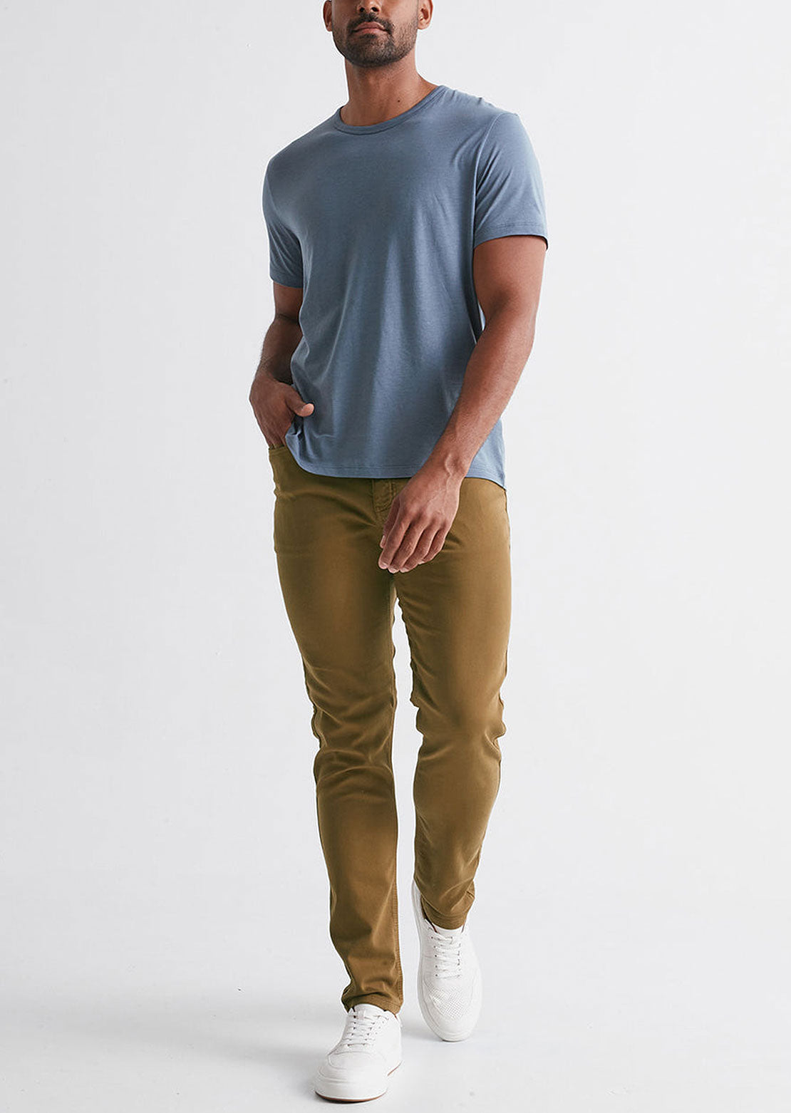 DUER Men&#39;s No Sweat Relaxed Taper Pants Tobacco