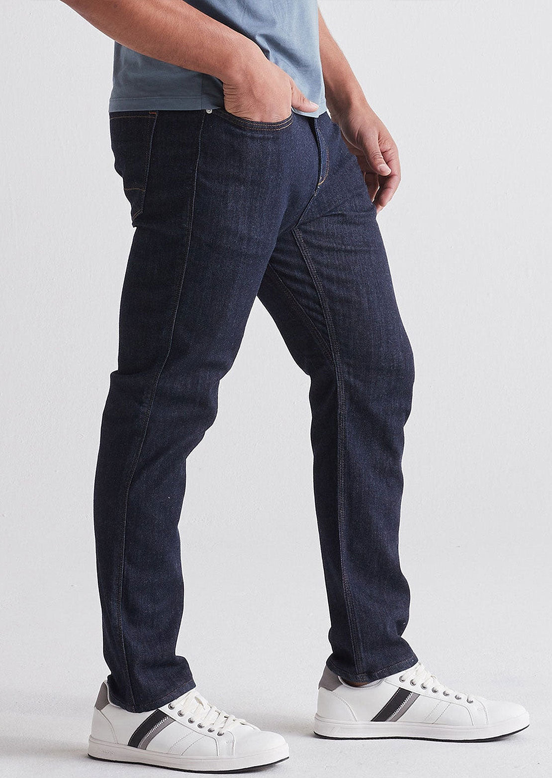 DUER Men's Performance Relaxed Taper Denim Heritage Rinse