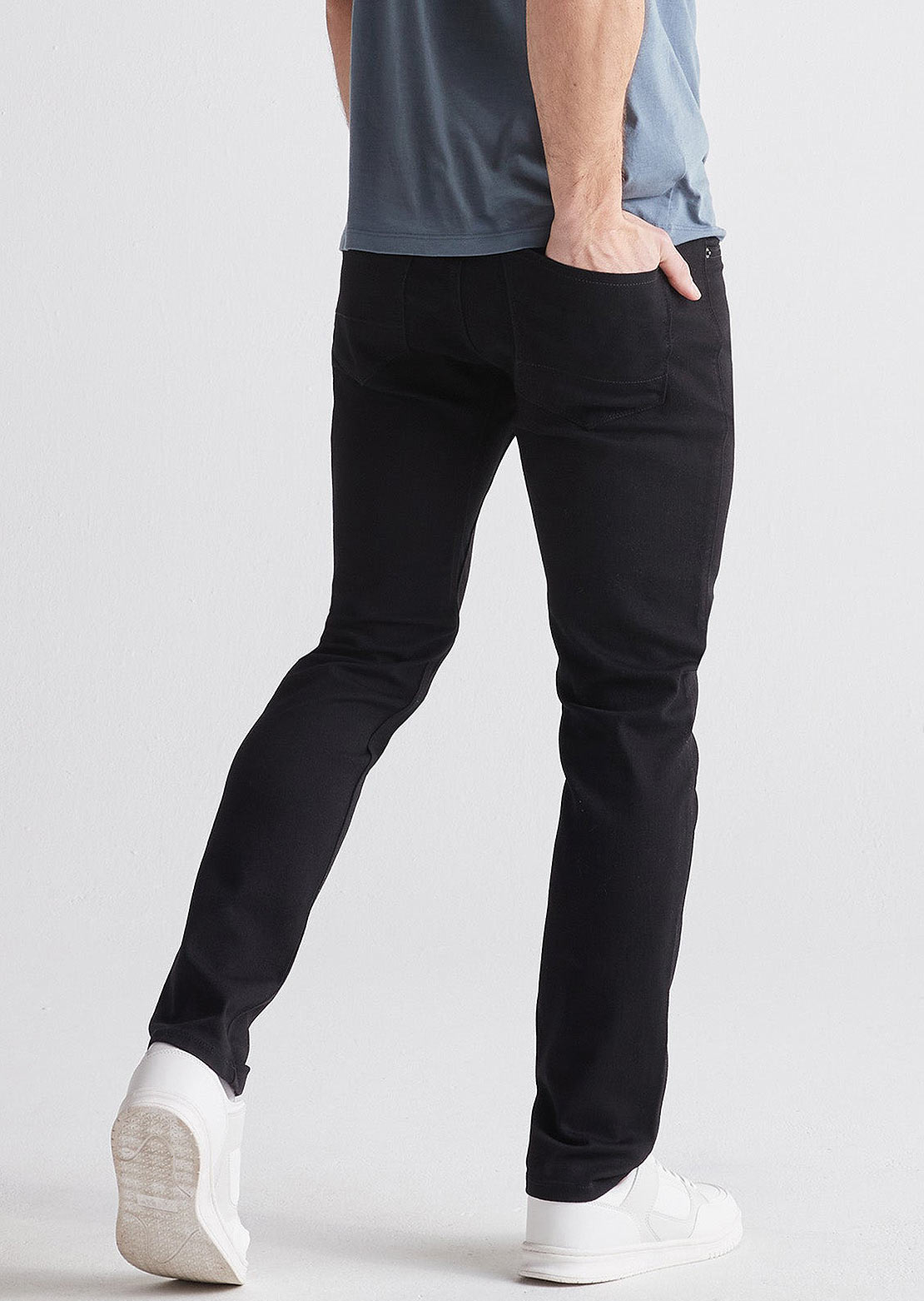 DUER Men&#39;s Performance Slim Denim Black