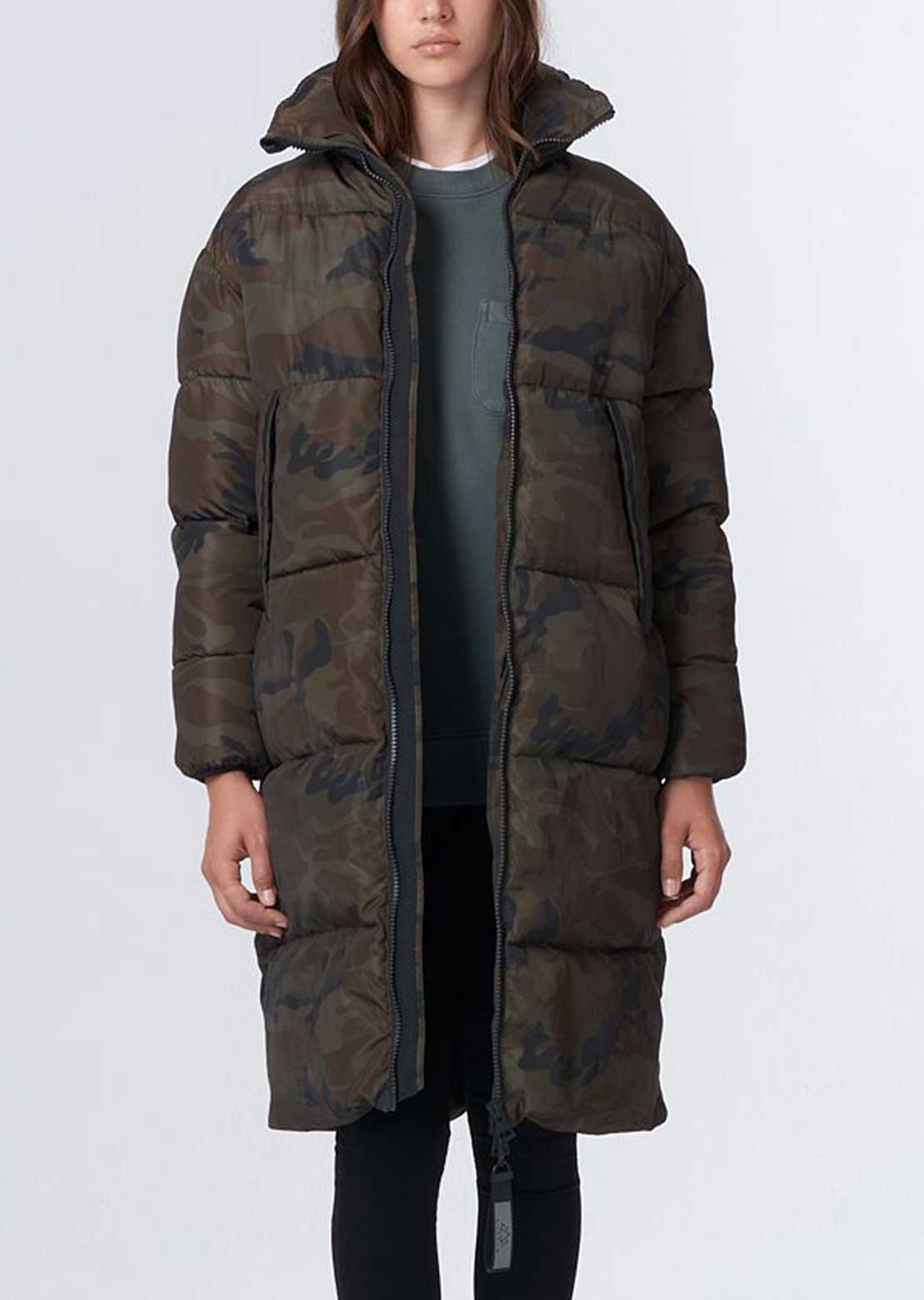Norden Women&#39;s Aleta Long Puffer Jacket Camo Khaki