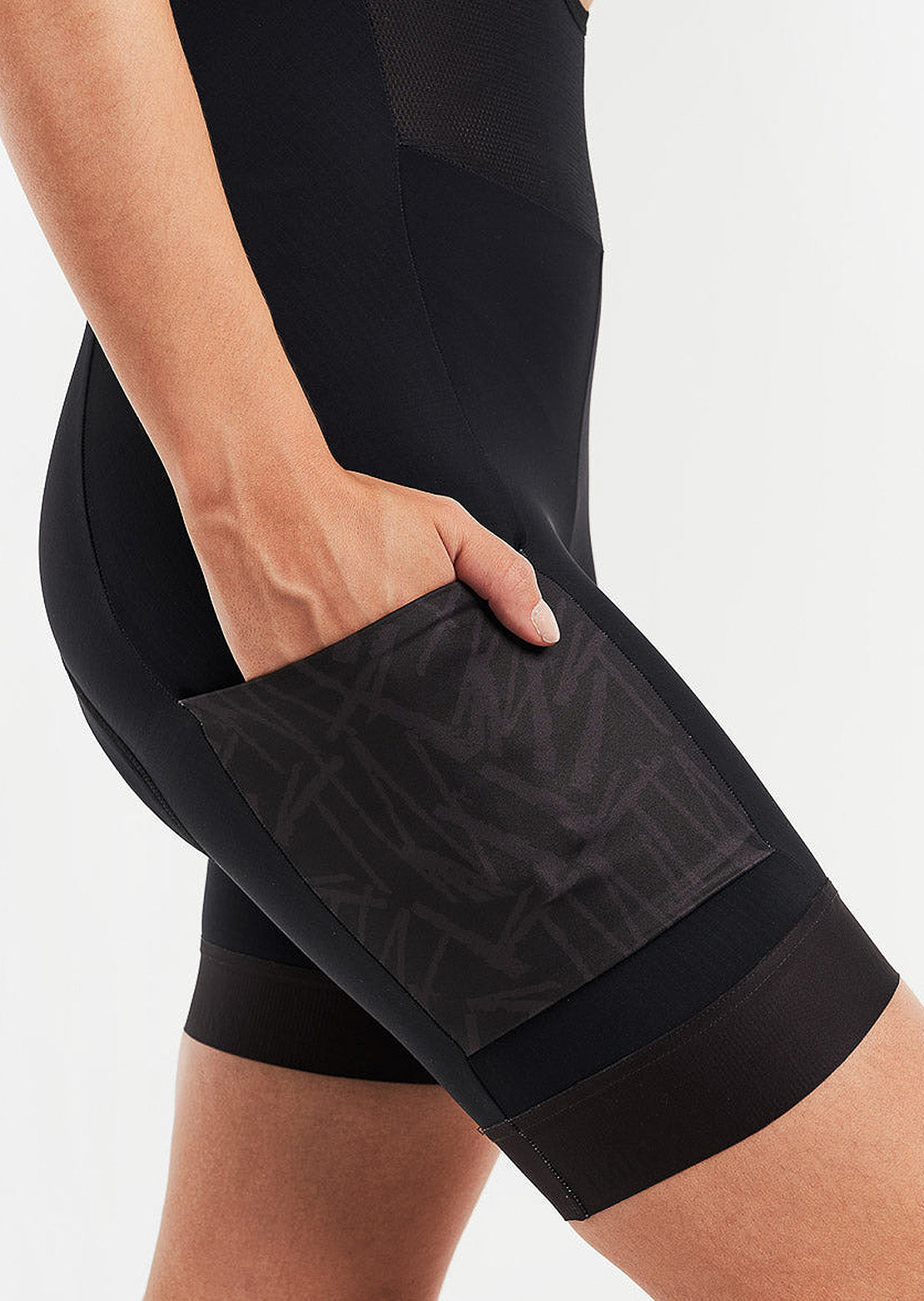 Peppermint Women&#39;s Gravel Cargo Bib Shorts Black