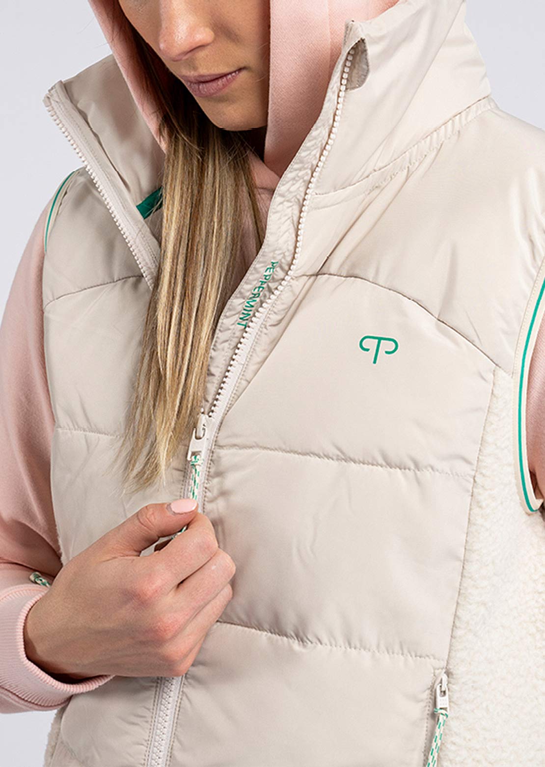 Peppermint Women&#39;s Sherpa Hybrid Vest Igloo