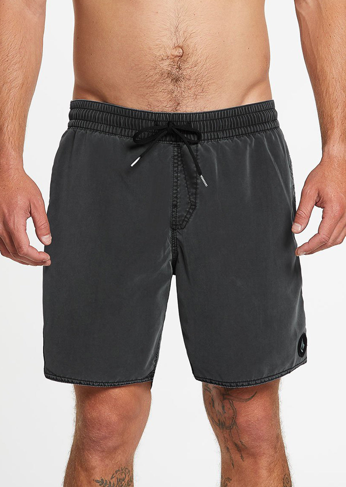 Volcom Men&#39;s Center Trunk 17&quot; Boardshorts Black