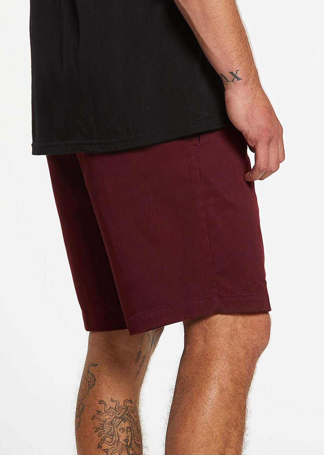 Volcom Men&#39;s Frickin Elastic Waist 19&quot; Shorts Plum